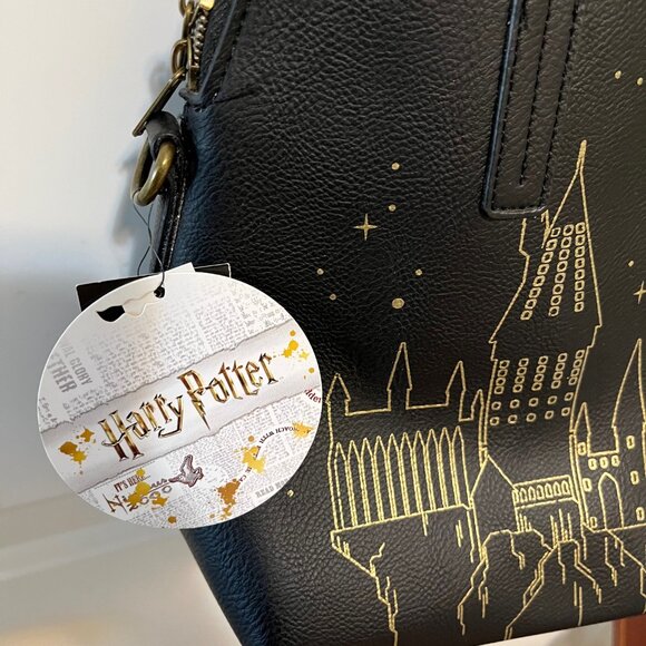 Loungefly - Harry Potter - Hogwarts - Satchel Bag Purse - Hedwig Castle - Black - Picture 4 of 12